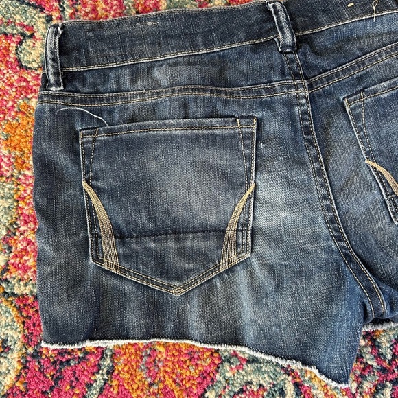 🔥All Saints | Women’s blue distressed raw hem Jean shorts, front/back pockets 28 - Picture 10 of 13